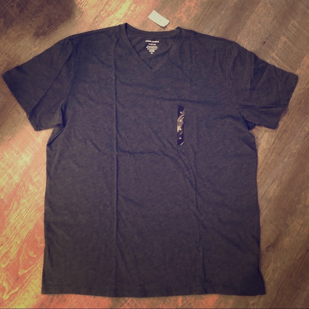 Banana Republic V Neck S/S tee ~ Gray / XL